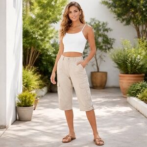 IZOD Size 6 Tan Stretch Cotton Cargo Capri Snap Hem Pockets